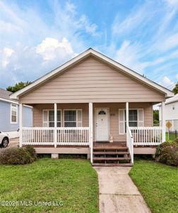 435 E 2nd St, Pass Christian, MS, 39571