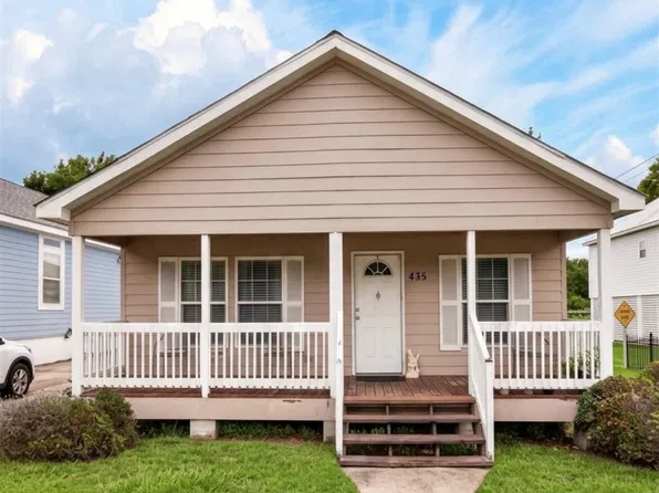 435 E 2nd St, Pass Christian, MS 39571