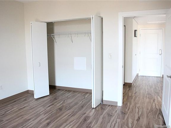 5th image of 657 Grand Ave APT 209