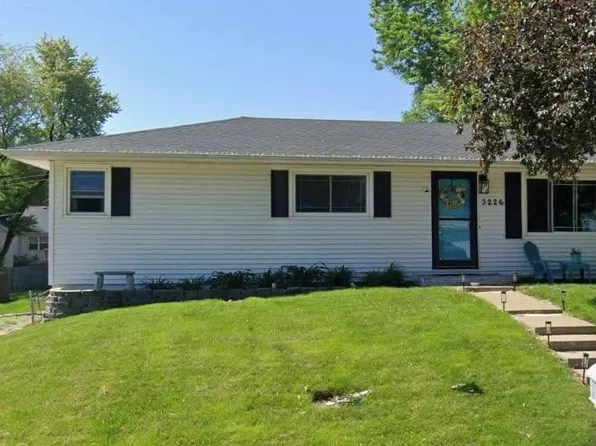 3226 Jennifer Ln, Country Club, MO 64506