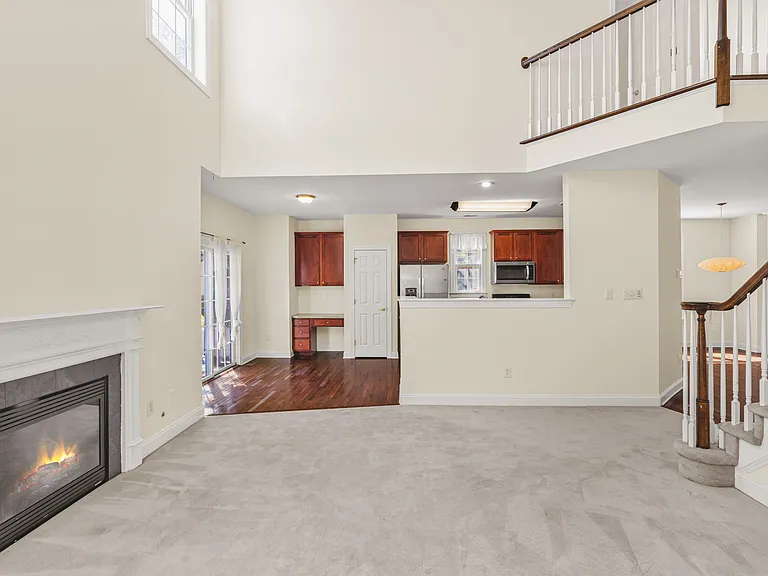 102 Burnet Cres #102 — Photo 11