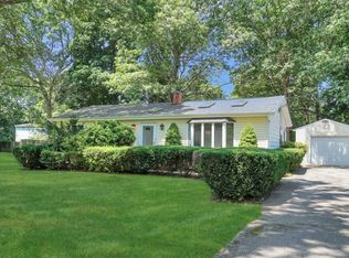 7 President Rd, Mastic Beach, NY 11951