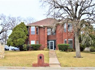 5611 Oak Branch Dr, Arlington, TX 76016