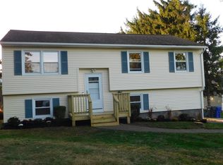 5 Jenny Dr, Danbury, CT 06810