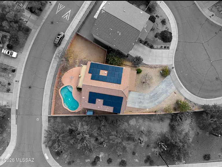 8380 N Weston Pl — Photo 2