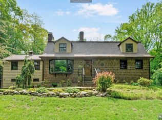 28 Westerly Rd, Saddle River, NJ 07458