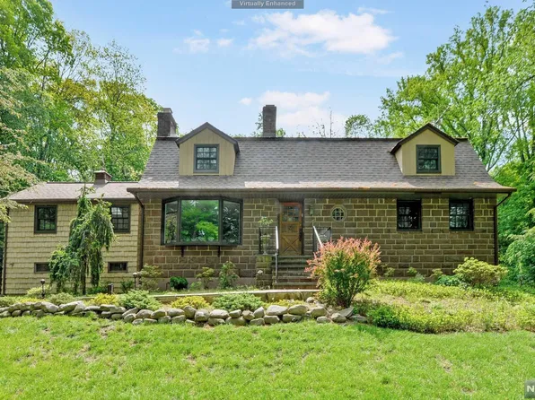 28 Westerly Rd, Saddle River, NJ 07458