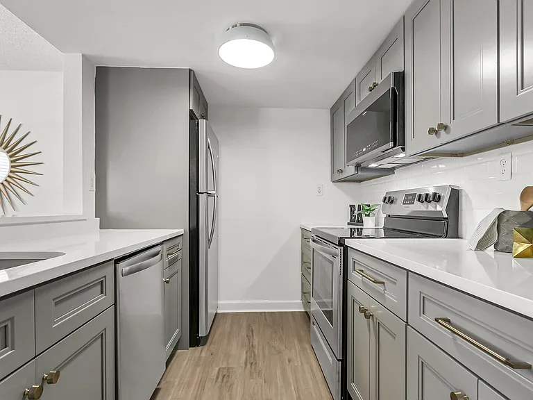 Soho Apartments — Photo 33
