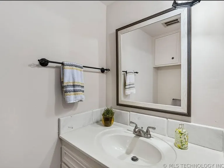 7202 S 66th East Ave — Photo 5