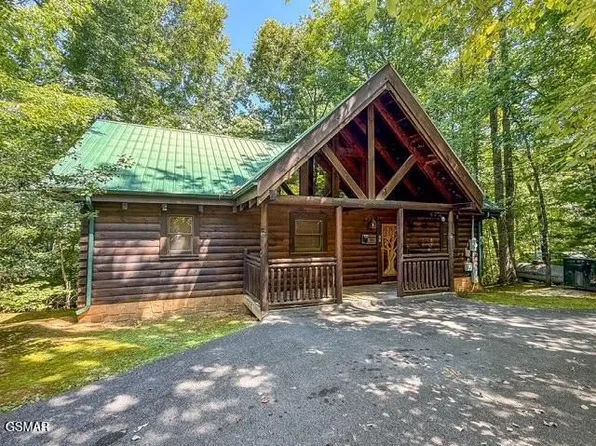 909 Ridgefield Dr, Sevierville, TN 37876
