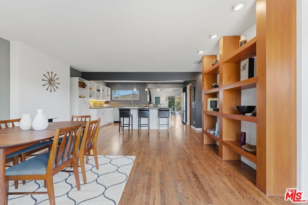 6504 W 87th St, Los Angeles, CA - View 5