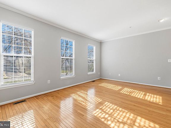 5th image of 9702 Washingtonian Blvd