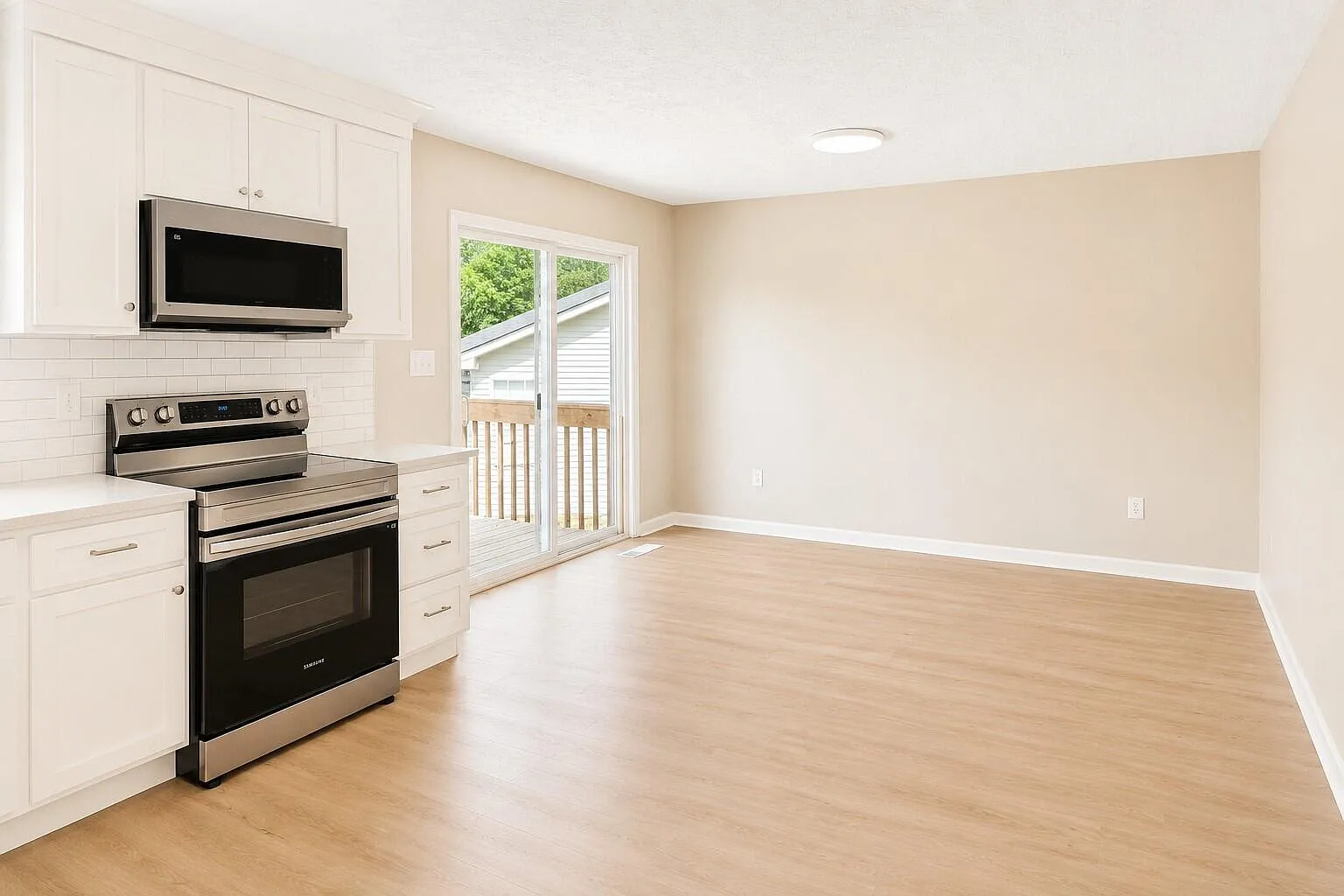 3 bed, 2.0 bath, 1320 sqft, $1,800 — Photo 4