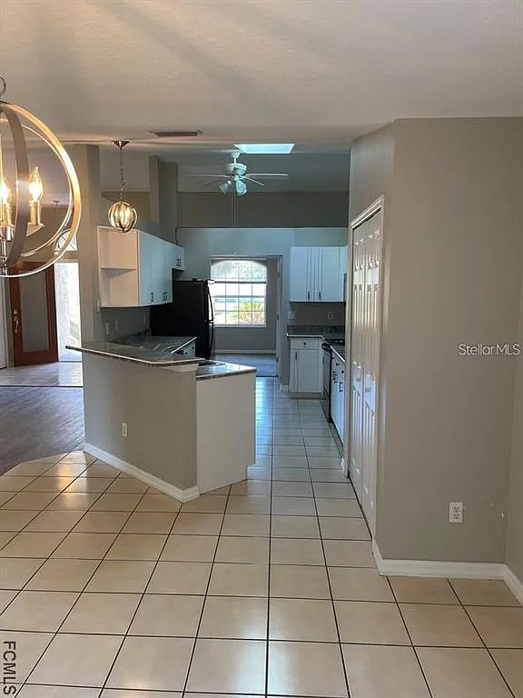4 bed, 2.5 bath, 1724 sqft, $2,150 — Photo 3