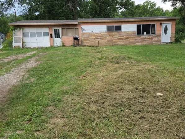 12524 Melody Ln, Grafton, OH 44044