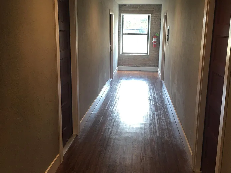 134 NW 13th St — Photo 11