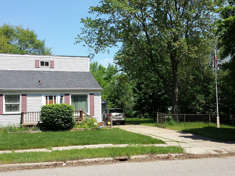 2nd image of 56 Monterey St