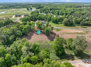 135 Singing River Dr, Muscle Shoals, AL 35661
