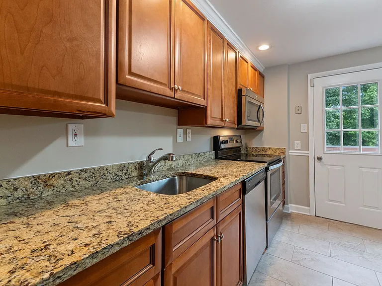 8454 Rippled Creek Ct — Photo 5
