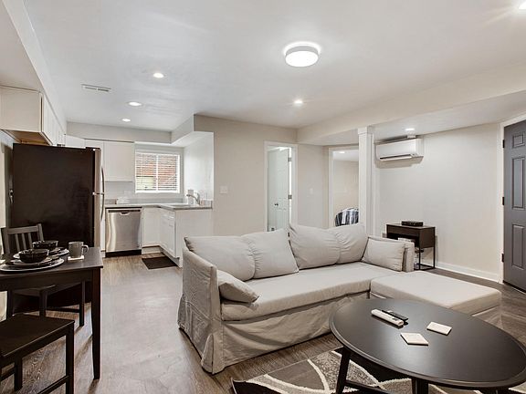 5th image of 4036 Clark Ave #B