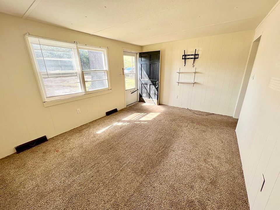 206 Watson St, Crewe, VA 23930 Zillow