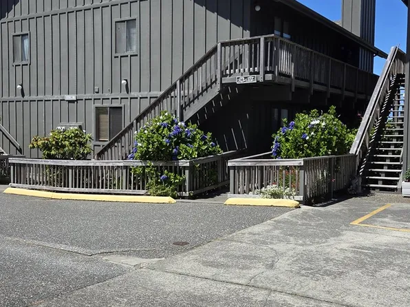 29134 Ellensburg Ave Space 17, Gold Beach, OR 97444