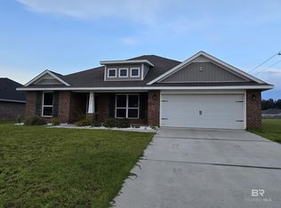 23035 Ridgewood Dr, Robertsdale, AL 36567