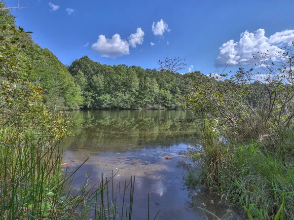 4000 Jump Off Rd, Sewanee, TN 37375