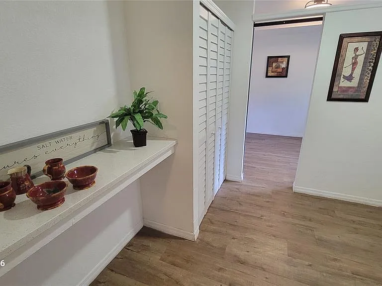 345 N Thompson Rd #B — Photo 5