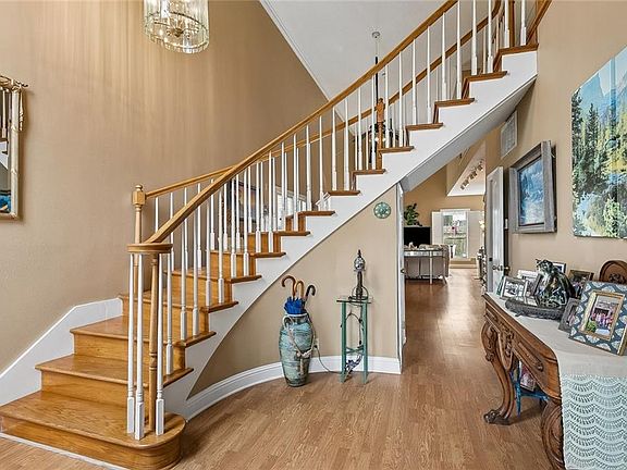 2nd image of 1005 Saint Julien Dr