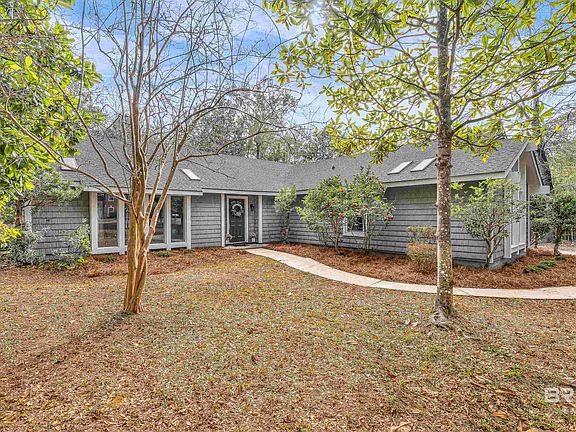 2nd image of 613 Oak Ridge Ct W