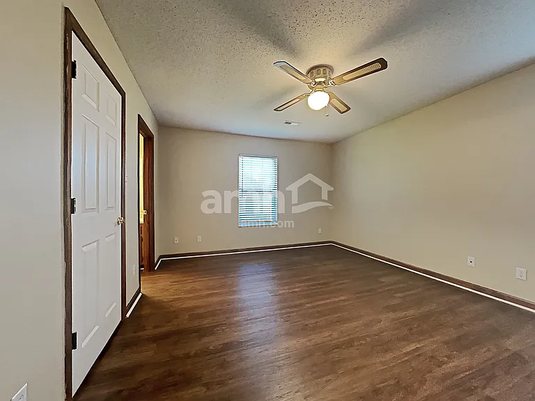 2303 Sir Edward Ln — Photo 19