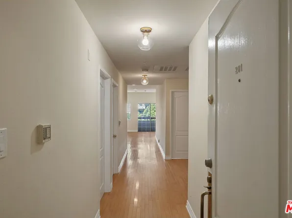 923 Euclid St APT 201, Santa Monica, CA 90403