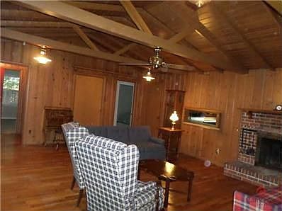 3rd image of 1115 Oakwood Trl