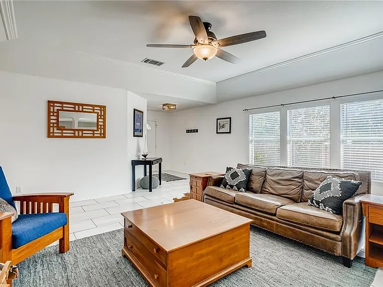 1020 Skylark Hill Ln — Photo 8
