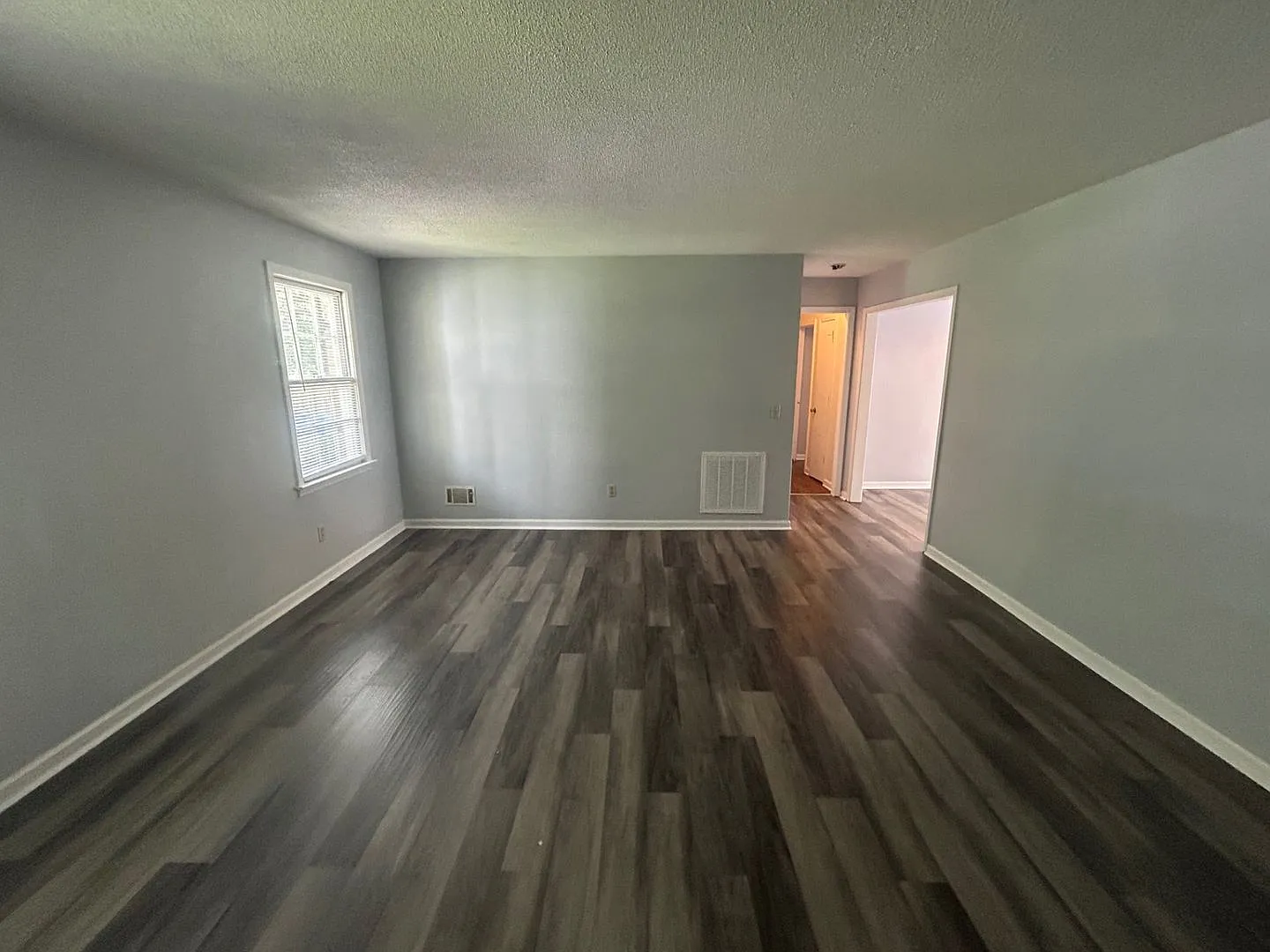 $200 move in special for this 2 bedroom downstairs unit! — Photo 4