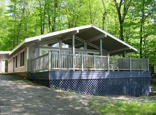126 Lc Larson Dr, Pocono Lake, PA 18347