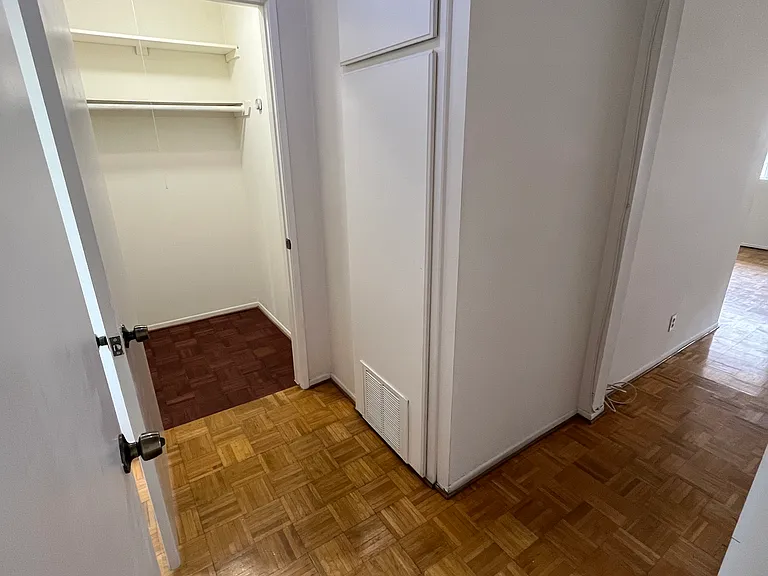 452 W Windsor Rd #2 — Photo 6
