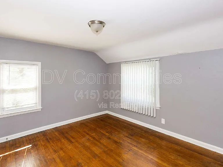 4871 Oakland Dr — Photo 11