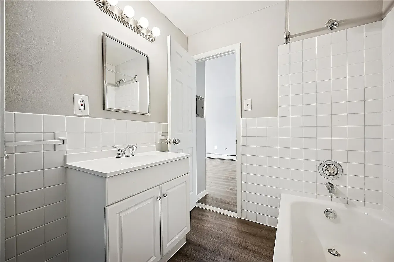 2 bed, 900 sqft, $1,399 — Photo 3