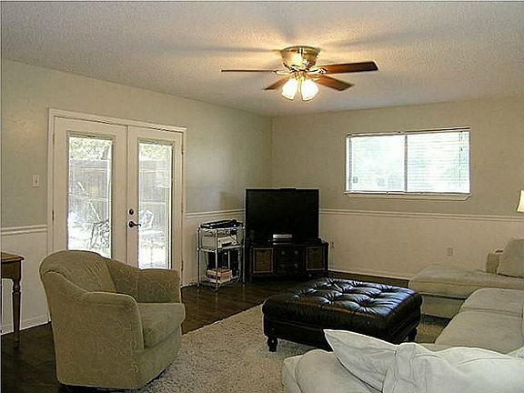 4th image of 3900 Wrentham Dr