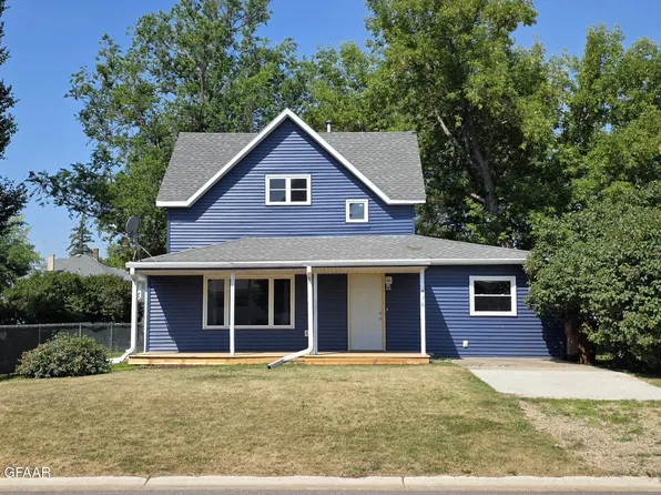 416 Franklin Ave, Larimore, ND 58251