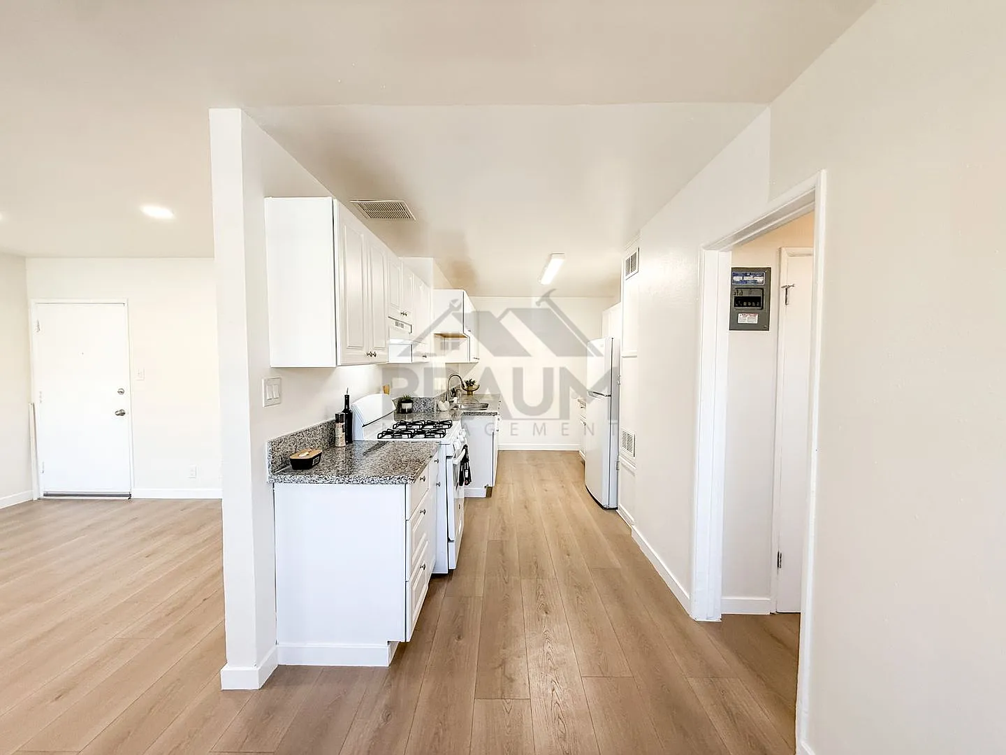 7339 WOODMAN — Photo 4