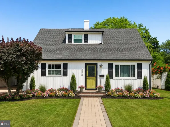 586 Doloro Dr, Morrisville, PA 19067