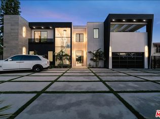 13018 Chandler Blvd, Van Nuys, CA 91401