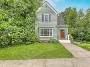 15 Woodbury St, Providence, RI 02906