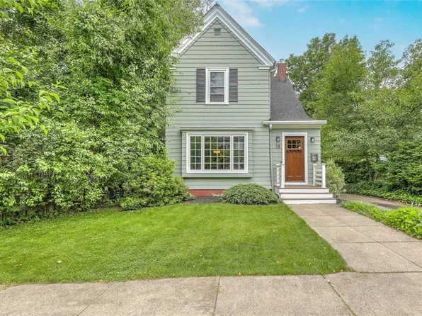 15 Woodbury St, Providence, RI 02906