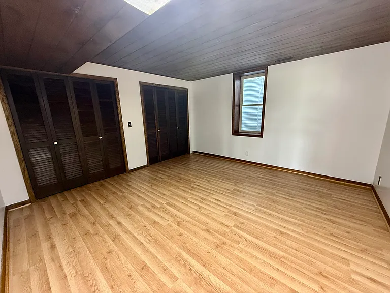 2950 Forestview Cir — Photo 18