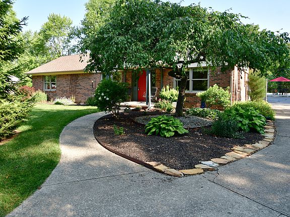 2nd image of 3324 E Loretta Dr