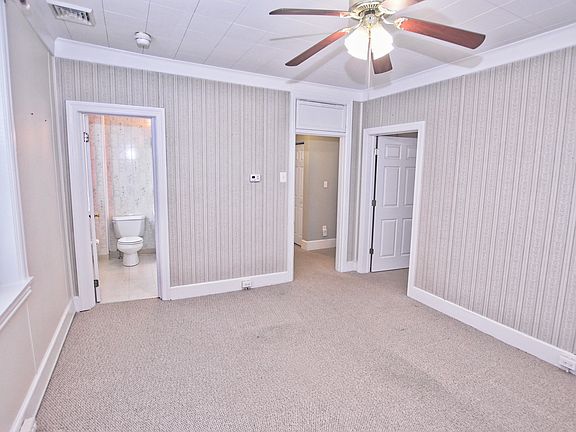 4th image of 219 Dayton St APT 2